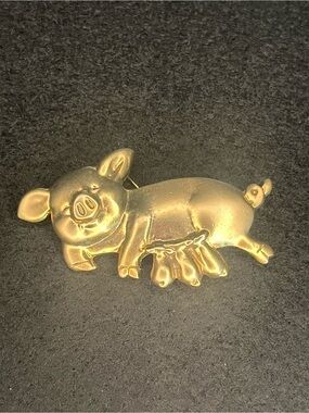 Gold Pig Brooch Pin - Vintage Animal Jewelry
